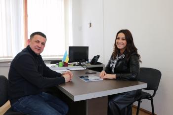 Зустріч з відомою співачкою у податковій Львівщини: Наталка Карпа подала декларацію про доходи