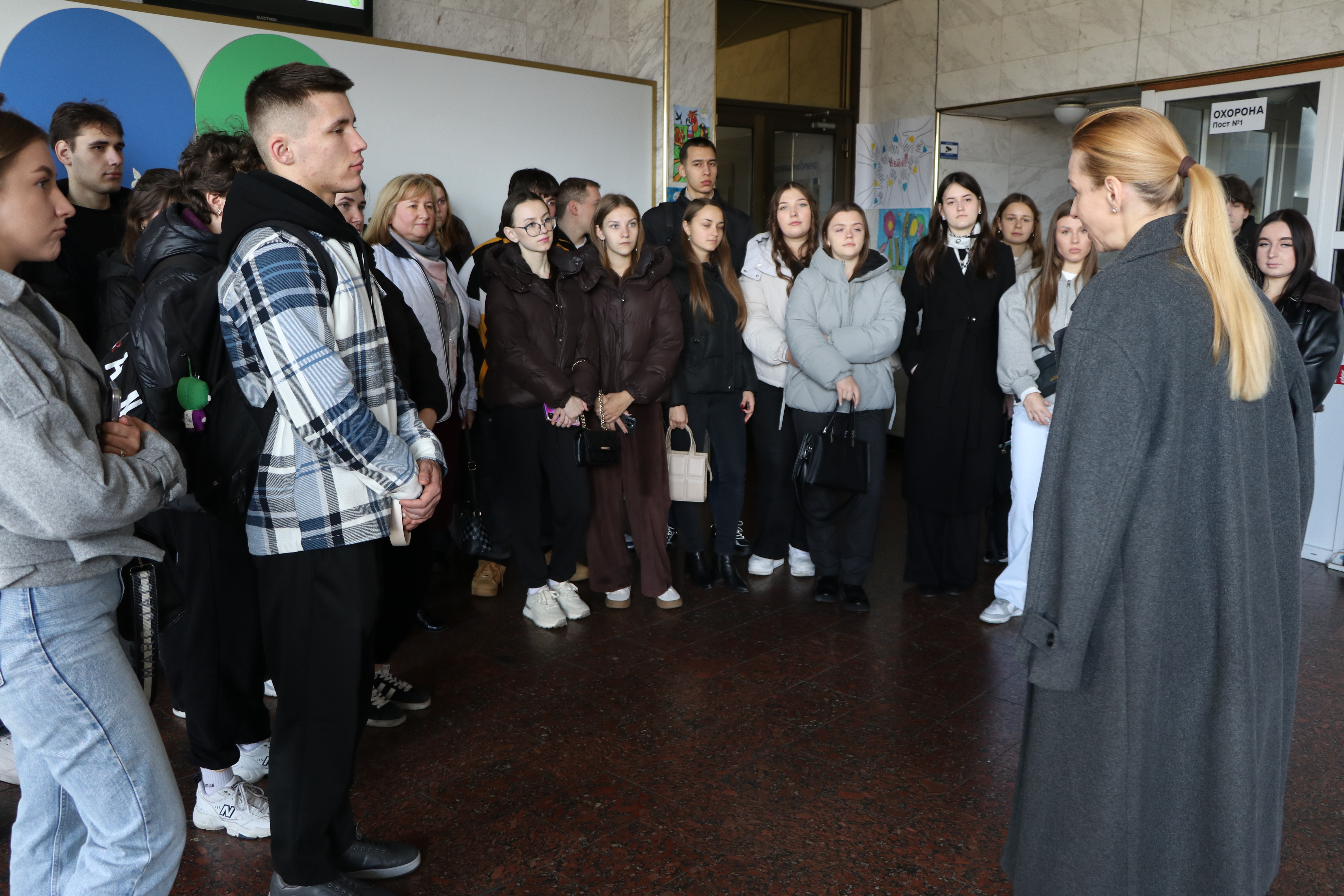 Студенти Львівського торговельно-економічного університету знайомилися з роботою податкової Львівщини . Фото № 2/1