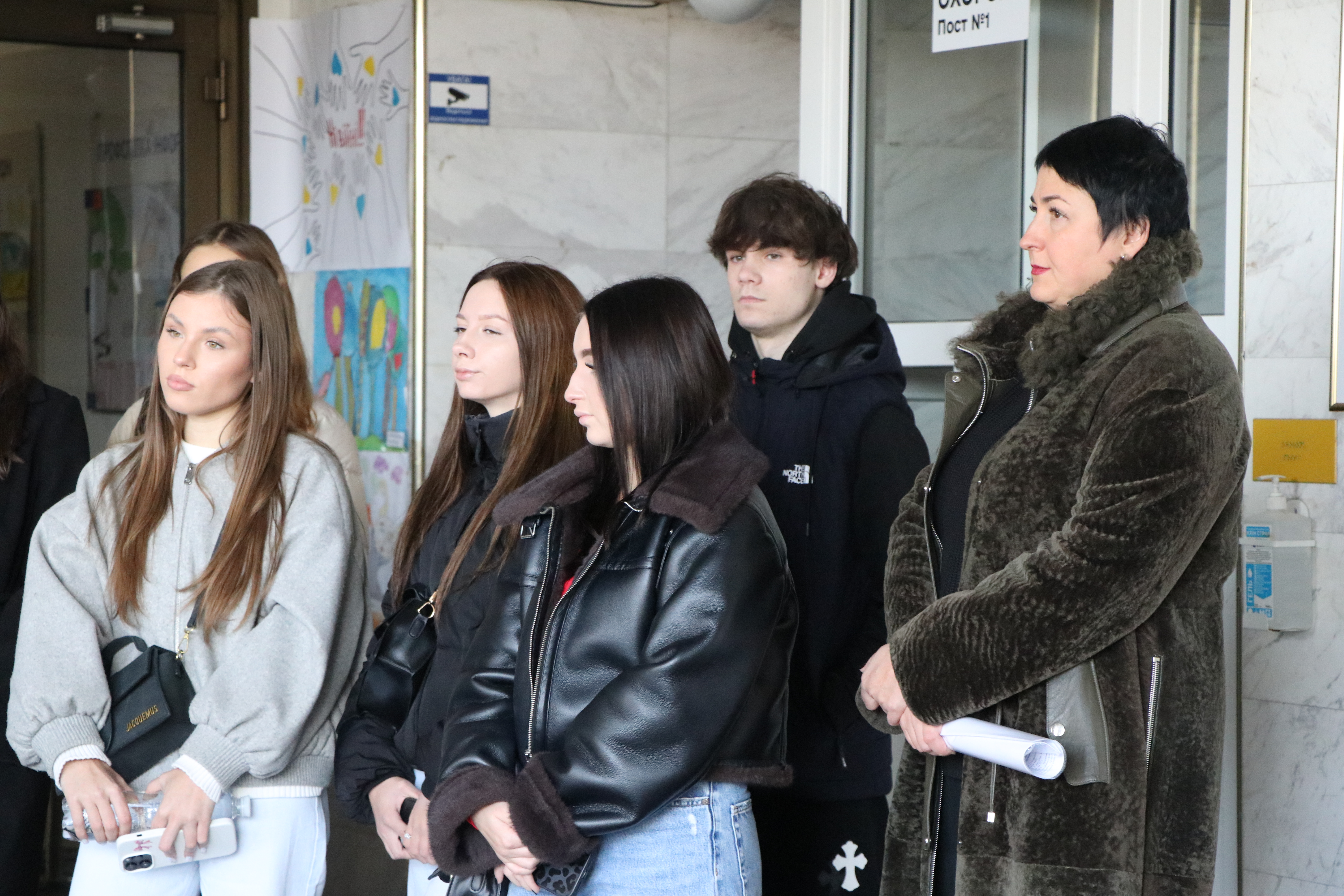 Студенти Львівського торговельно-економічного університету знайомилися з роботою податкової Львівщини . Фото № 4/3