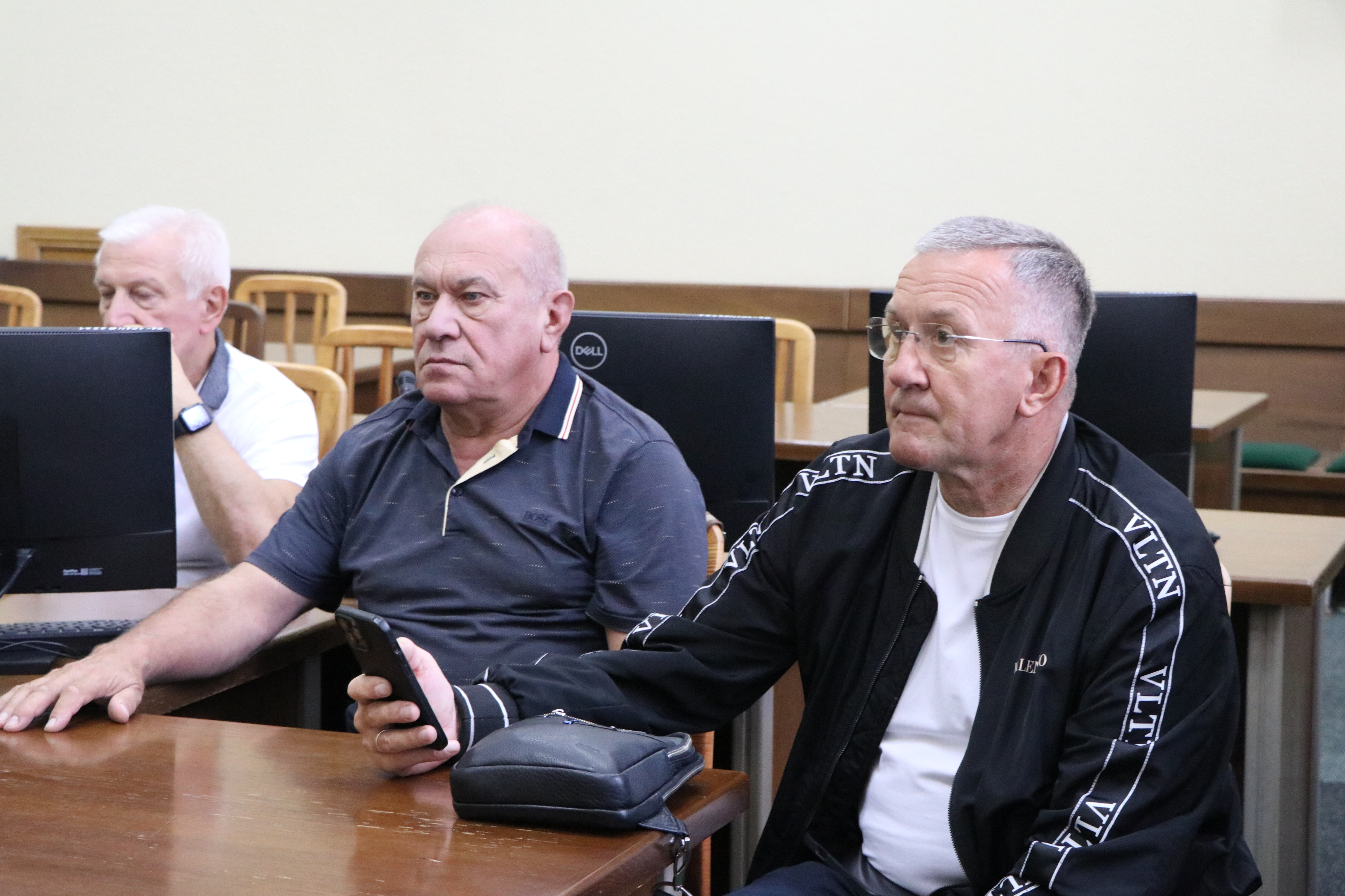 Членам Громадської ради презентовано новий сучасний сервіс - Офіс податкових консультантів, що нещодавно розпочав роботу у ГУ ДПС Львівщини. Фото № 4/3