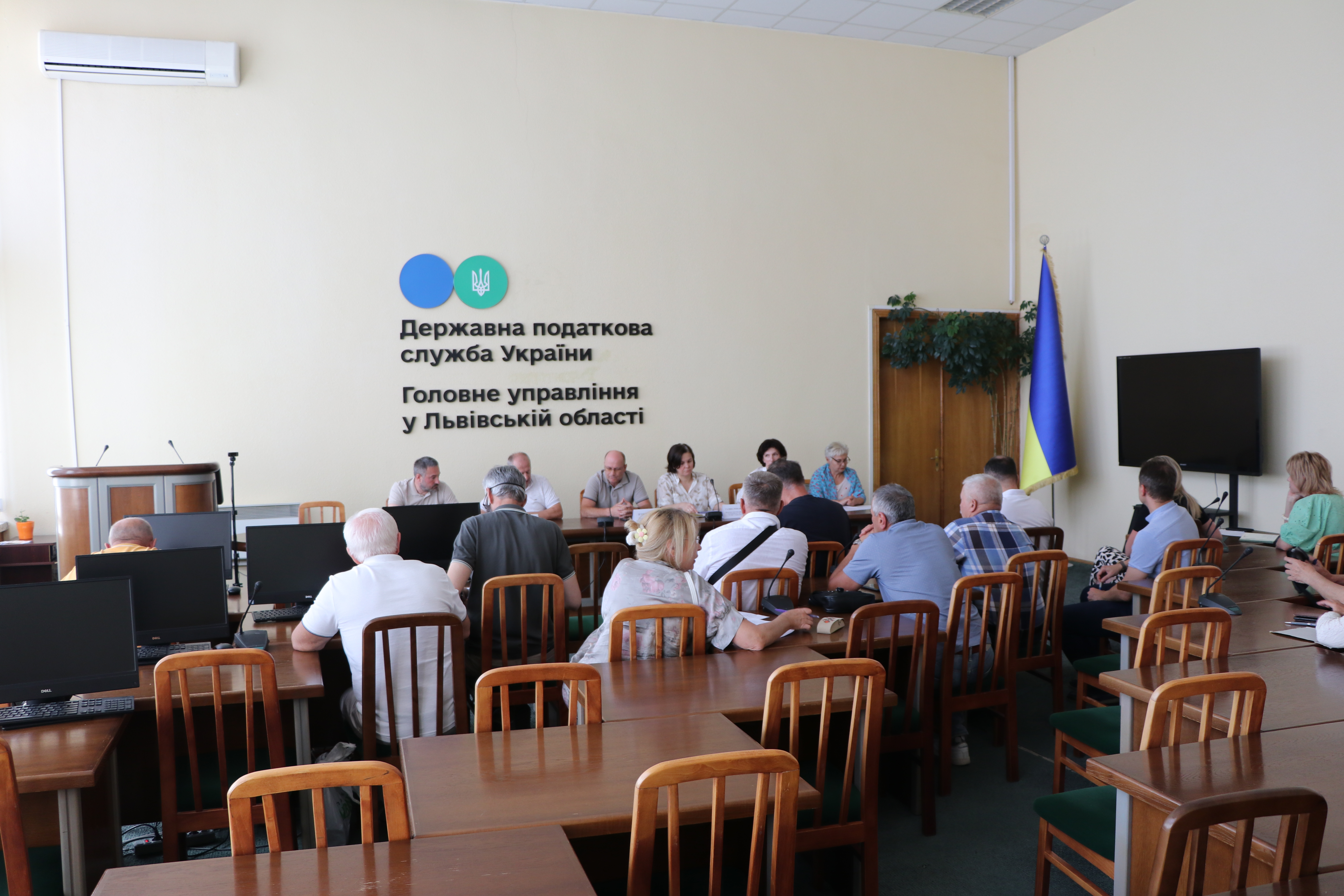 Засідання правління Громадської ради: розглянуто питання безбар’єрності податкової та наслідки використання незадекларованої найманої праці. Фото № 5/4