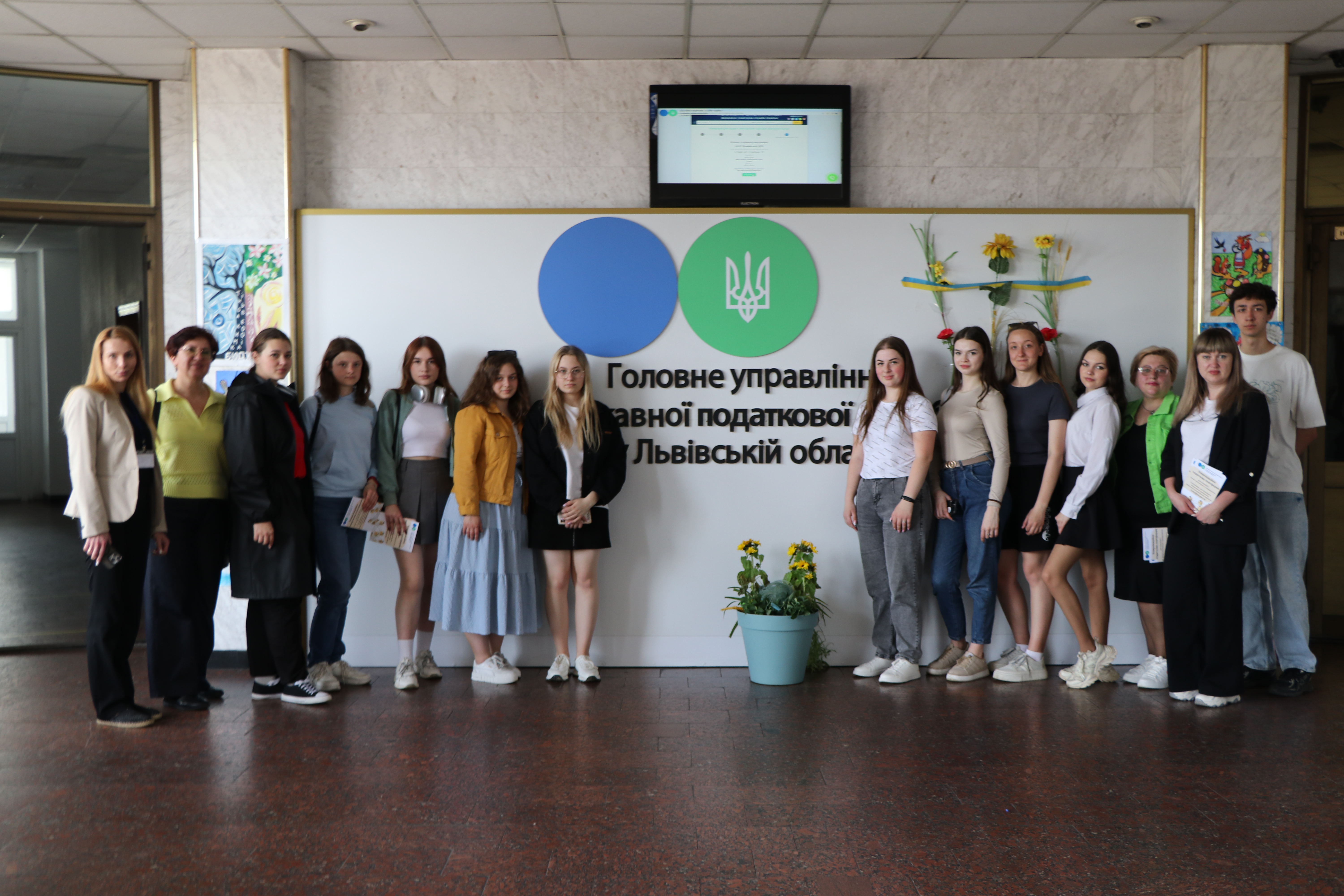 Студенти Національного лісотехнічного університету знайомились із роботою податкової Львівщини. Фото № 1/0