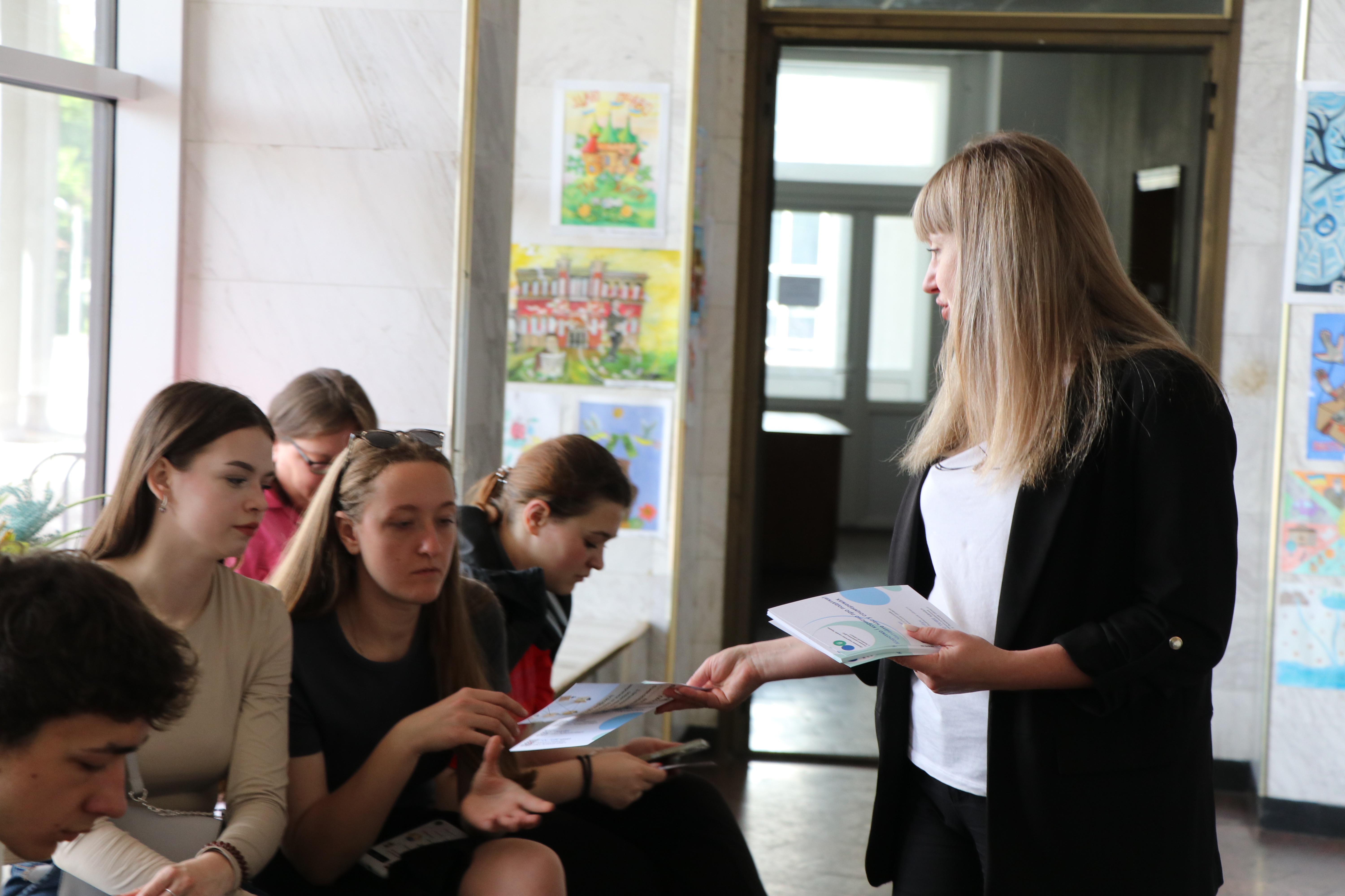 Студенти Національного лісотехнічного університету знайомились із роботою податкової Львівщини. Фото № 3/2