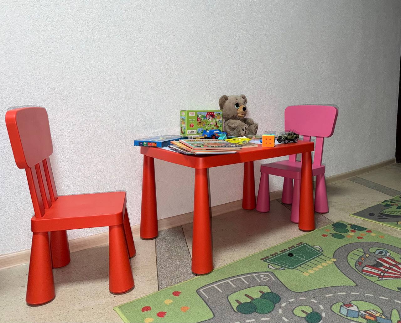 У Центрах обслуговування платників Львівщини обладнані дитячі куточки для батьків із дітьми. Фото № 1/0