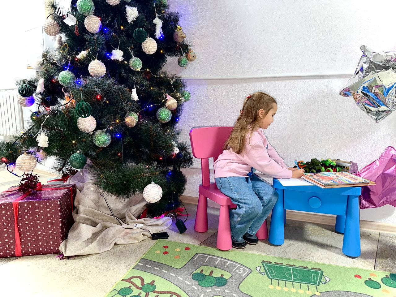 У Центрах обслуговування платників Львівщини обладнані дитячі куточки для батьків із дітьми. Фото № 6/5