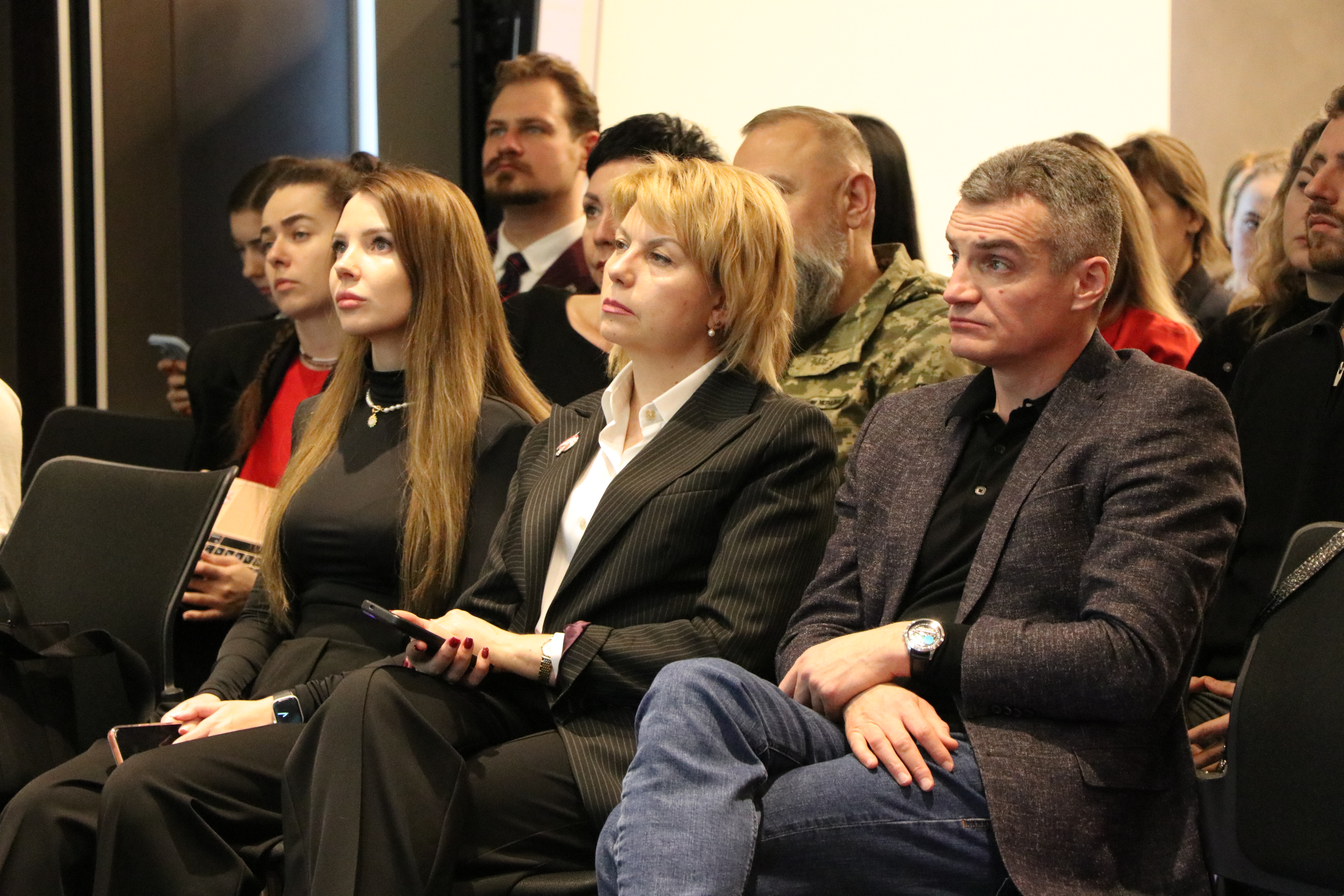 Податківці взяли участь у Форумі «Бізнес! Держава! Волонтери/ОГС». Фото № 12/11