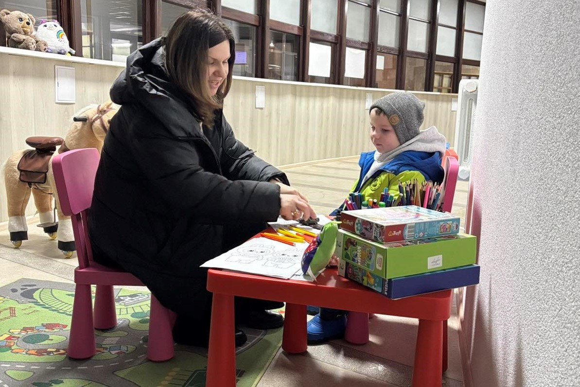 Безбар’єрна податкова: в усіх 19-ти Центрах обслуговування податкової Львівщини функціонують дитячі кімнати та куточки. Фото № 6/5