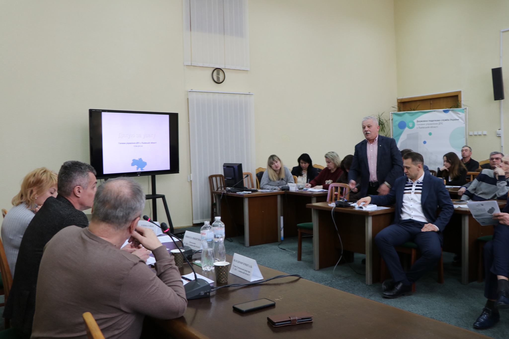 На засіданні Громадської ради начальник ГУ ДПС у Львівській області Микола Никитюк озвучив Публічний звіт про результати діяльності служби у 2025 році. Фото № 2/1