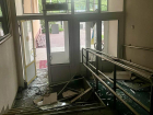 Внаслідок ворожої атаки пошкоджено одну з будівель податкової в Києві. Фото № 3/2
