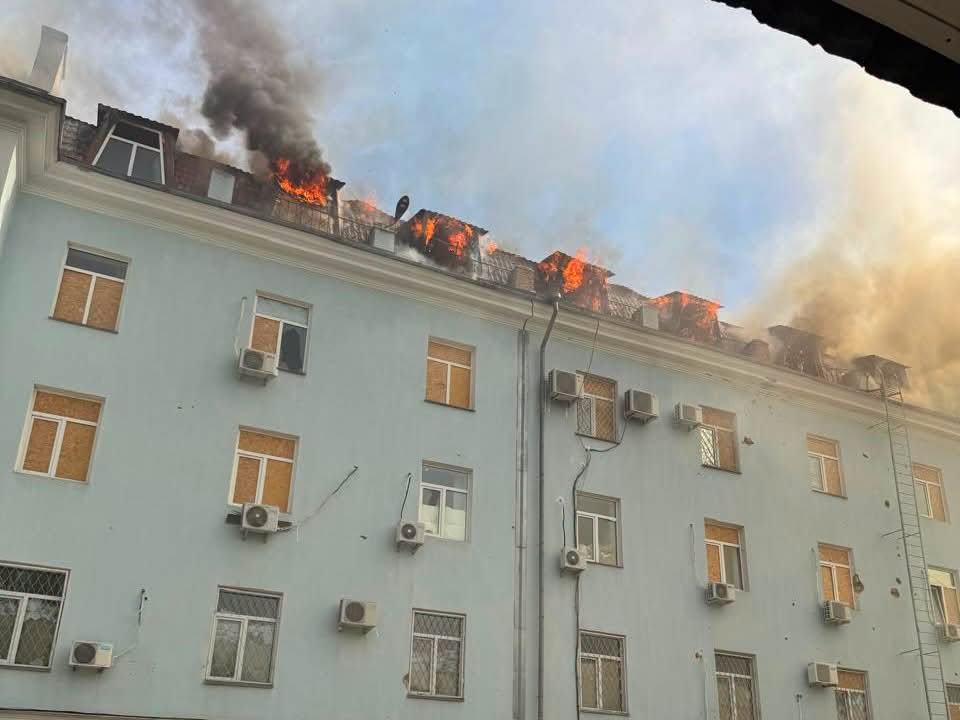 Через ворожу атаку пошкоджено будівлю Головного управління ДПС у Херсонській області. Фото № 8/7